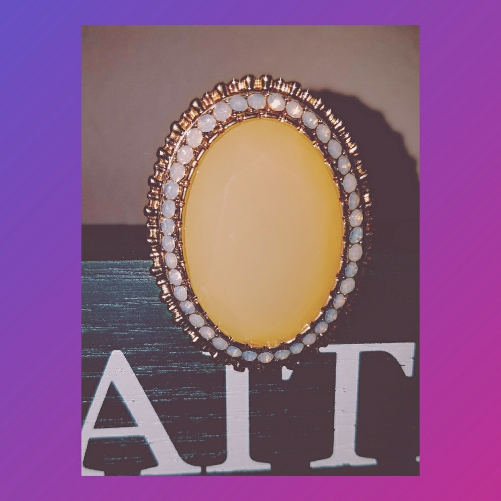 NWOT BIG RING